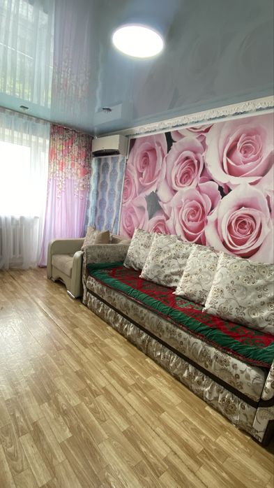 СДАЮ 1 комнатную квартиру ПОСУТОЧНО