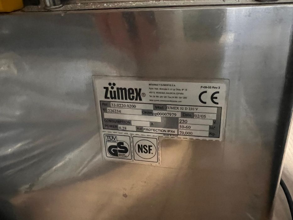 Соковыжималка Zumex