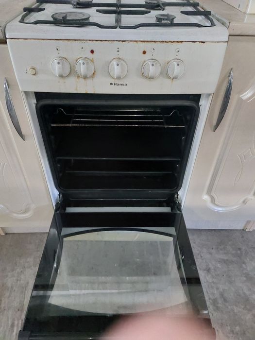 Продам газовую плиту