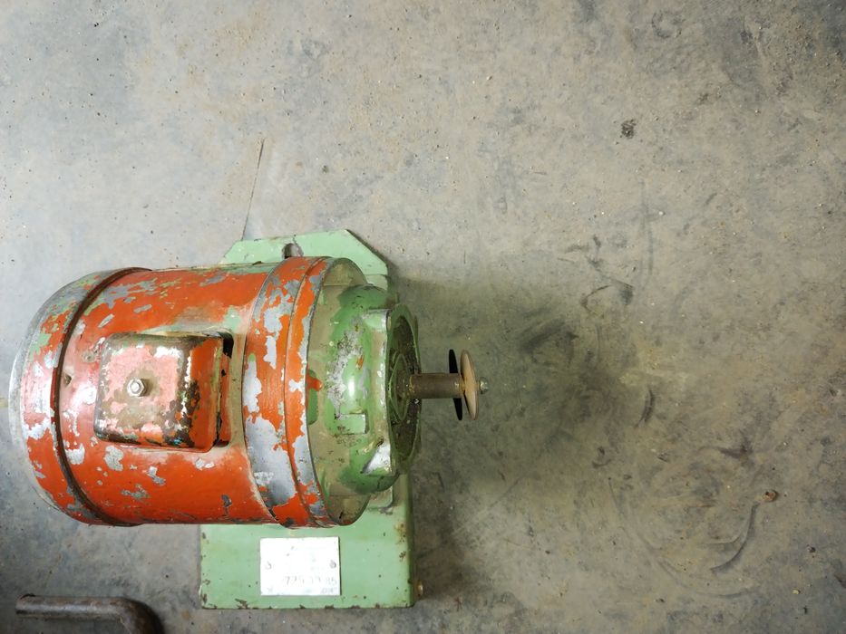 Продам элктродвигатель