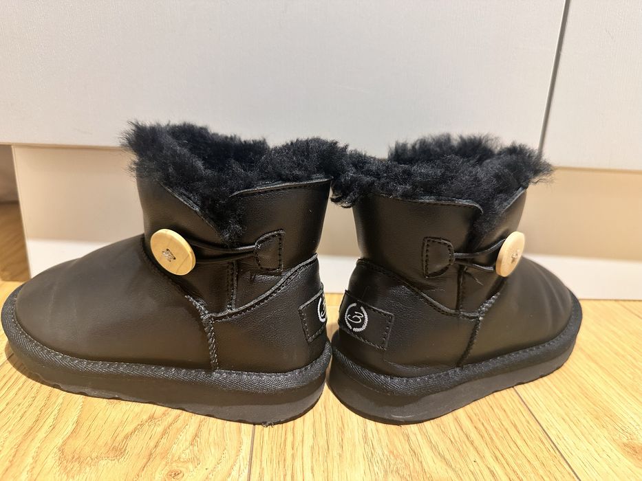 Ghete stil UGG , negre din piele
