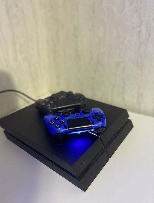 Playstation 4 в отличном состояний