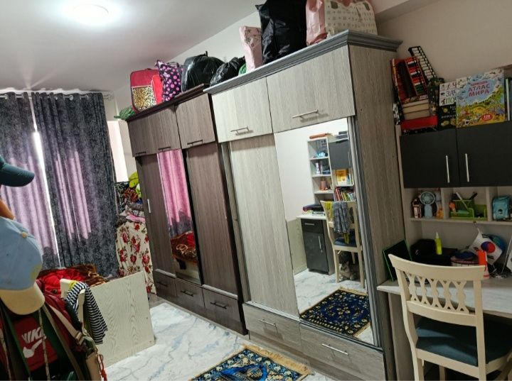 Kvartira uy sotiladi