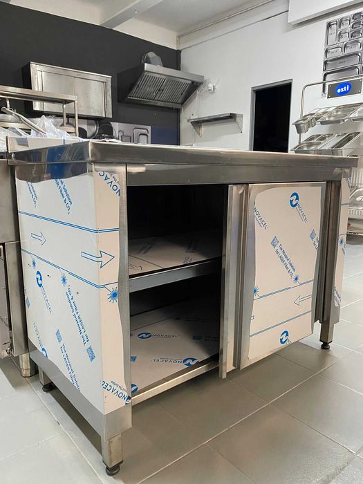 Masa de lucru din inox, dimensiuni la cerere