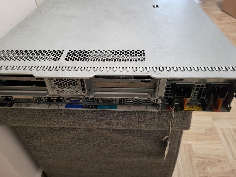 IBM System x3650 M2 server 7947-76g Intel Xeon 5550 10xHDD 146Gb SAS