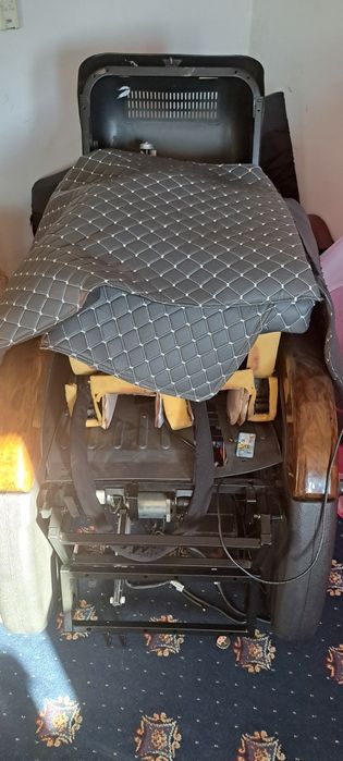 Vând fotoliu masaj pentru piese schimb