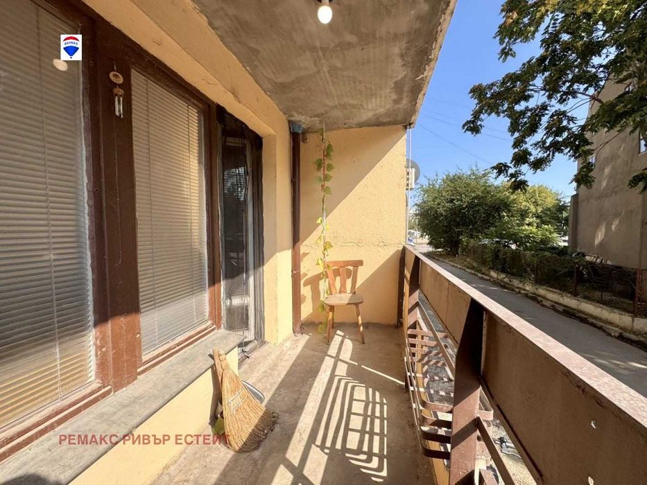 Дава се под наем Тристаен апартамент в Русе, Централен южен район - 86 кв.м за 306 € - Снимка #6