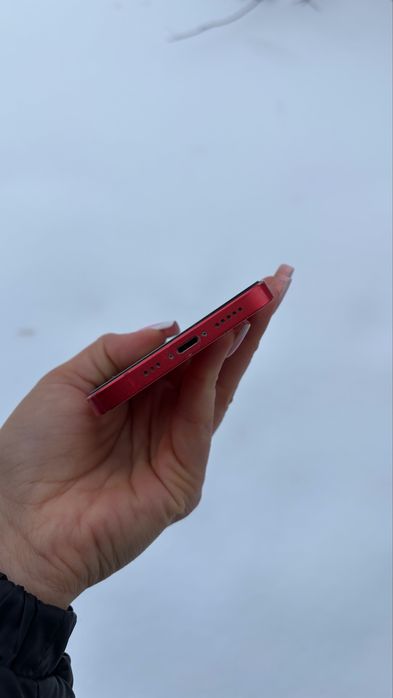 Iphone 12 красный