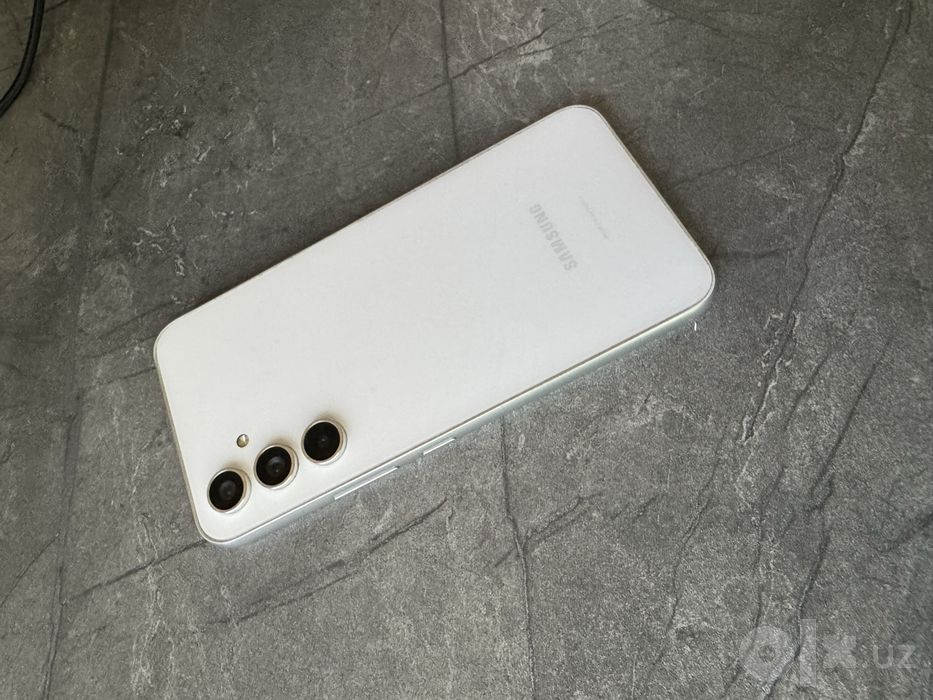 Продам Samsung A54 white в идеале