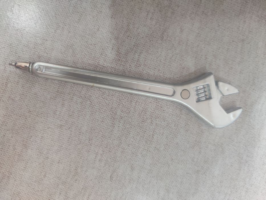 Продаётся ручка шариковая