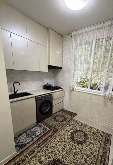 Продается 3/2/5 квартира ТТЗ Ахмад Югнаки