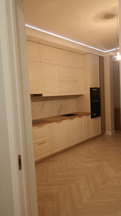 Установка межкомнатных дверей