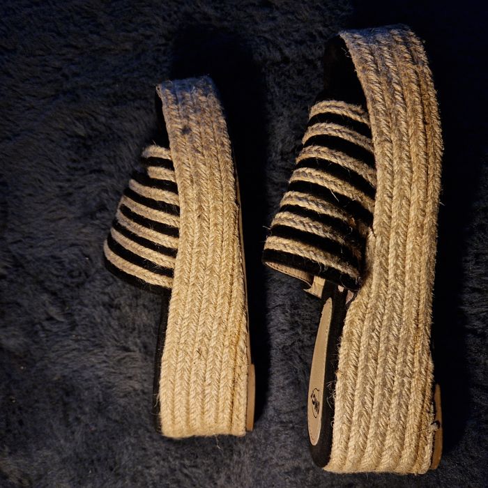 Papuci cu talpa inalta