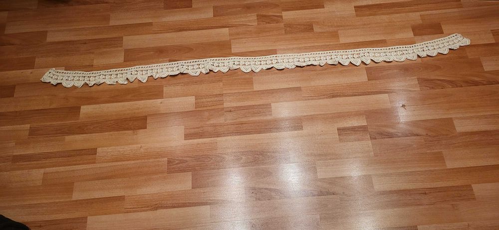 Дантела плетена на една кука Последна бройка