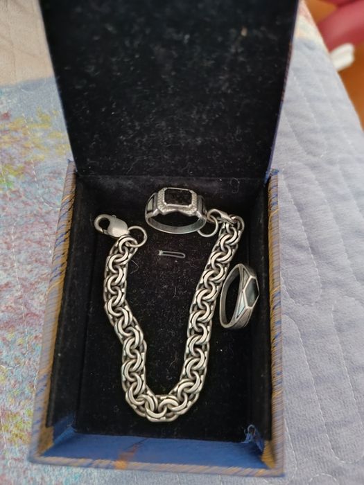 Продам браслет и две печатки