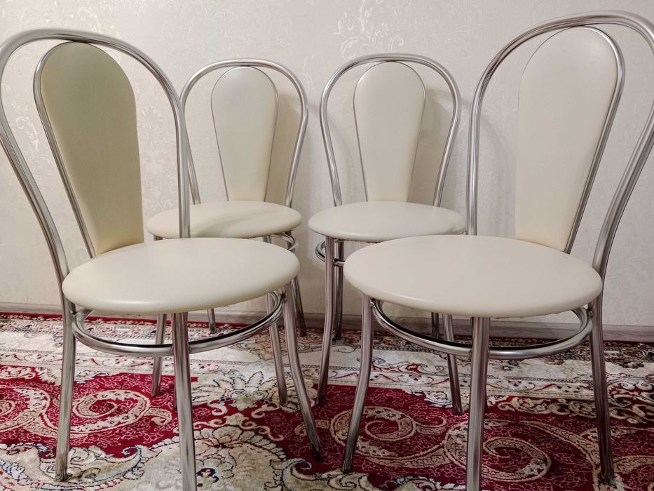 Продам стулья кухонные