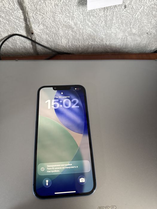 продам Iphone 13