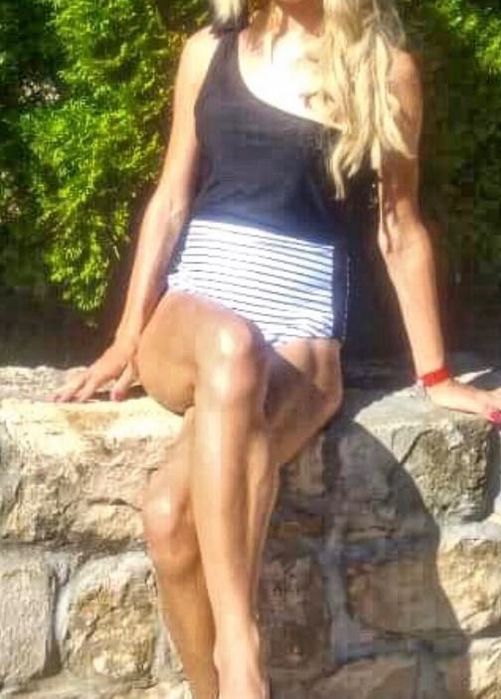 Бански с дантела