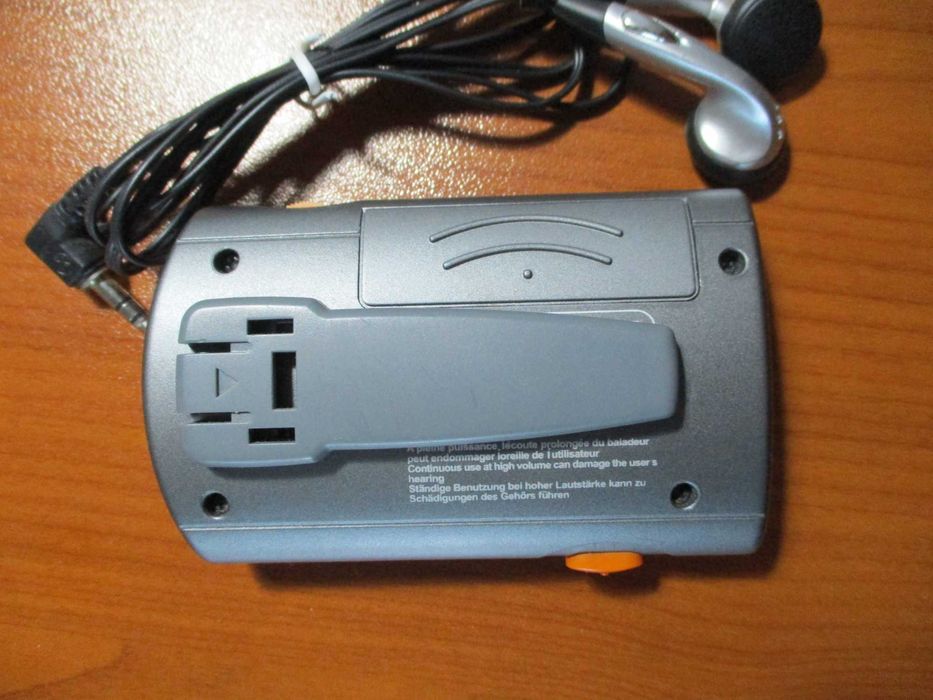 radio Grundig cu casti