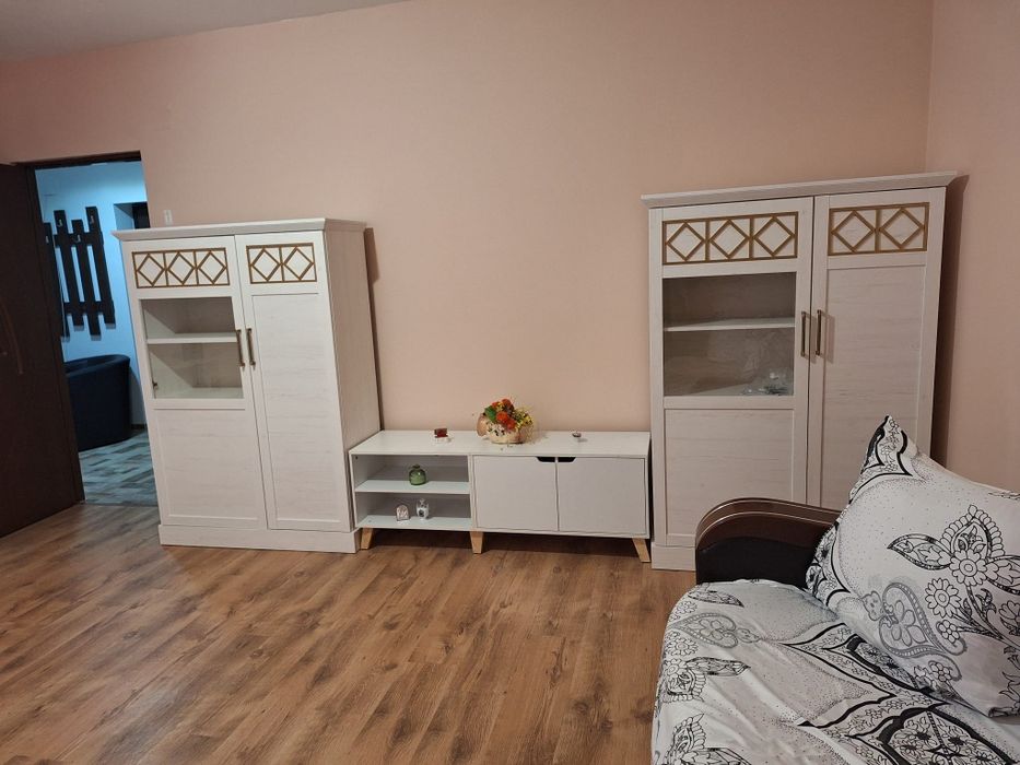 Pf închiriez ap 2 camere decomandate Florești