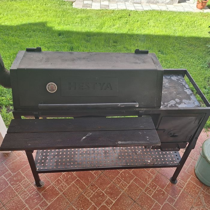 Gratar/BBQ Hestya
