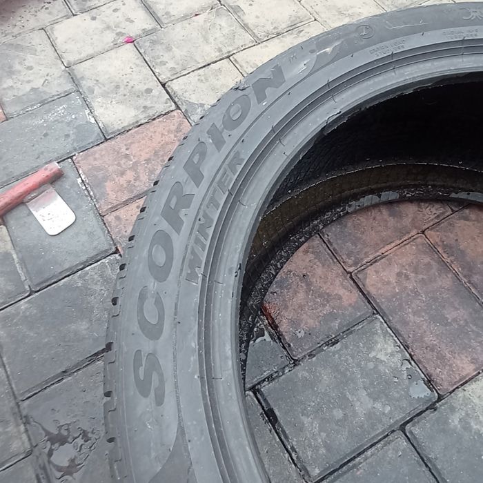 325/35 R22 Pirelli scorpion
