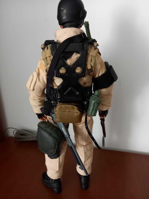 Figurina articulata 30cm scara 1/6 soldat forte speciale cu echipament