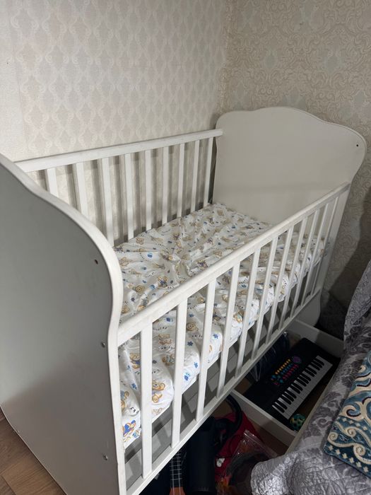 манеж с матрасом 15к