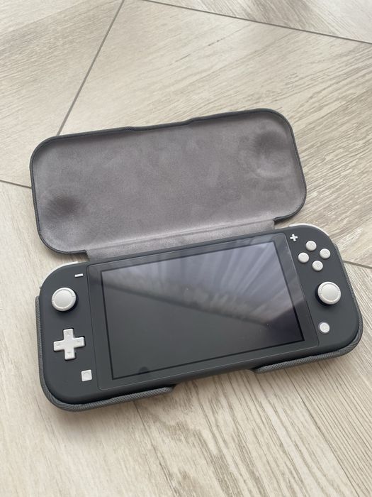продам nintendo switch lite, полный комплект