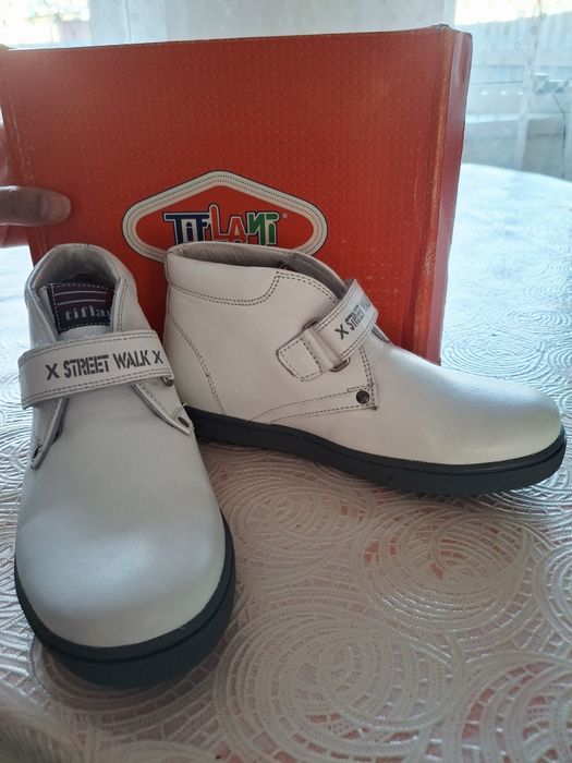 Детская обувь белого цвета