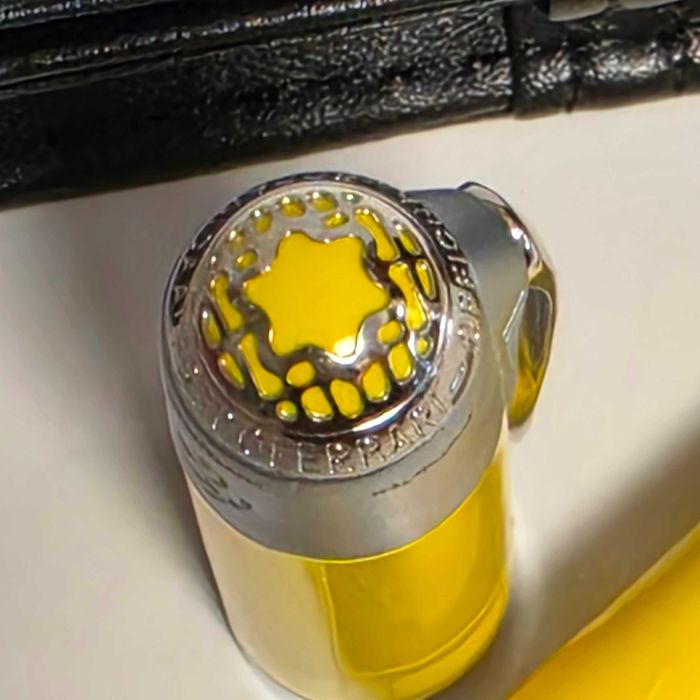 stilou Montblanc ed Ferrari, galben
