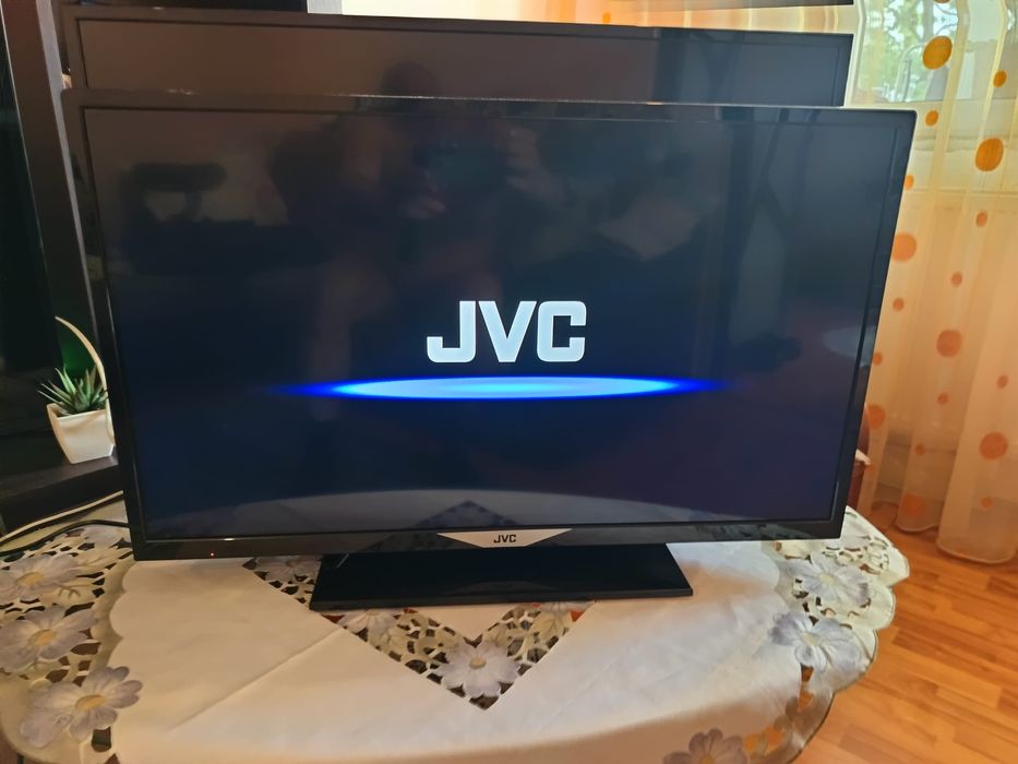 2TV led smart  Jvc și Panasonic diagonala  81cm.