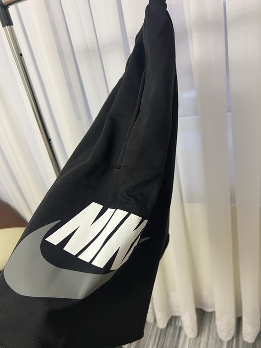 Pantaloni Nike scurți