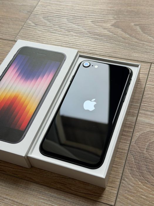 Iphone SE 3, 2022, bat.99% - negru