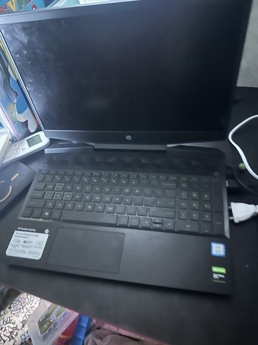 Noutbook sotiladi hp sastayanasi yaxshi intel core i5 9gen