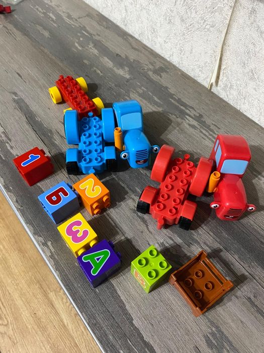 Продам конструктор синий трактор .