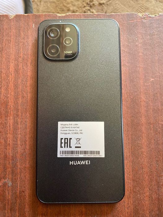 Продам свежий телефон Huawei nova Y9