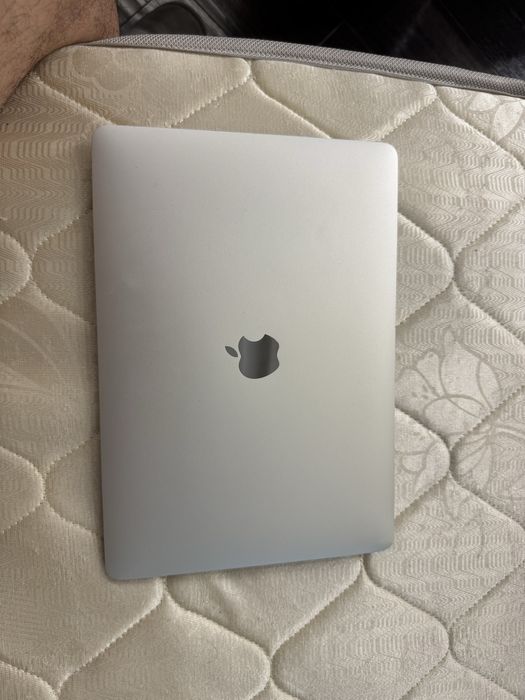 Обменяю Macbook Air (2021) M1