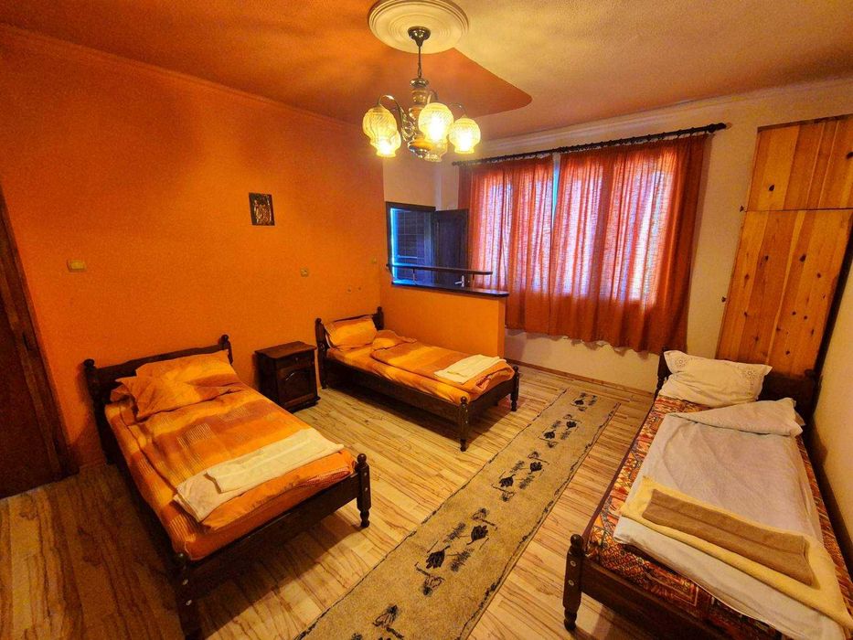 Комплекс -механа и къща за гости до Гложенския манастир и Тетевен !