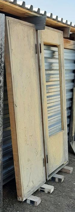 Двери деревянные