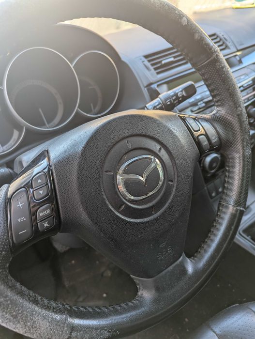 Mazda 3 accidentata,partea dreaptă față, pt dezmembrari BK14Y versiune 2 motor 1,6 diesel cod motor y6