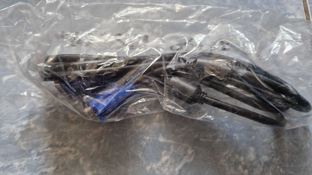 Vand Lot 58 buc cablu VGA Original HP 924318-0011913 la 300lei