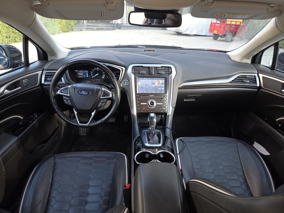 Ford Mondeo Vignale Hybrid 2020