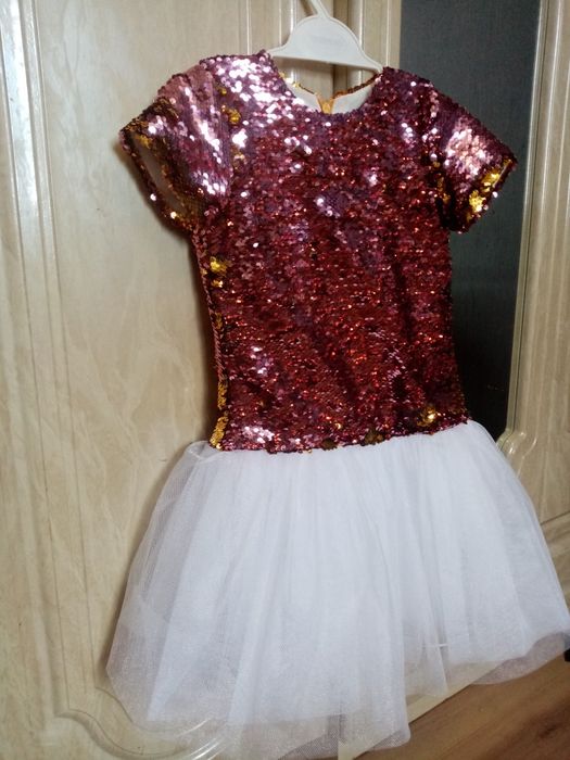 Платье на девочку 5-7 лет