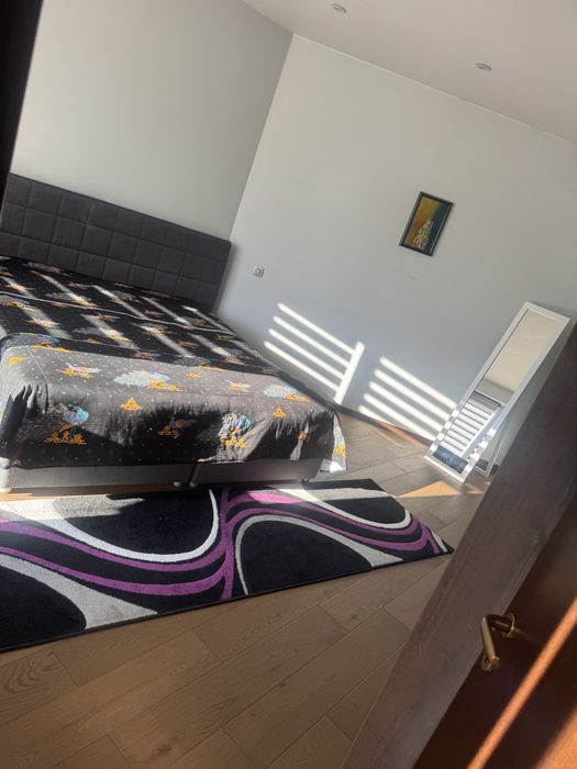 Продавам тристаен