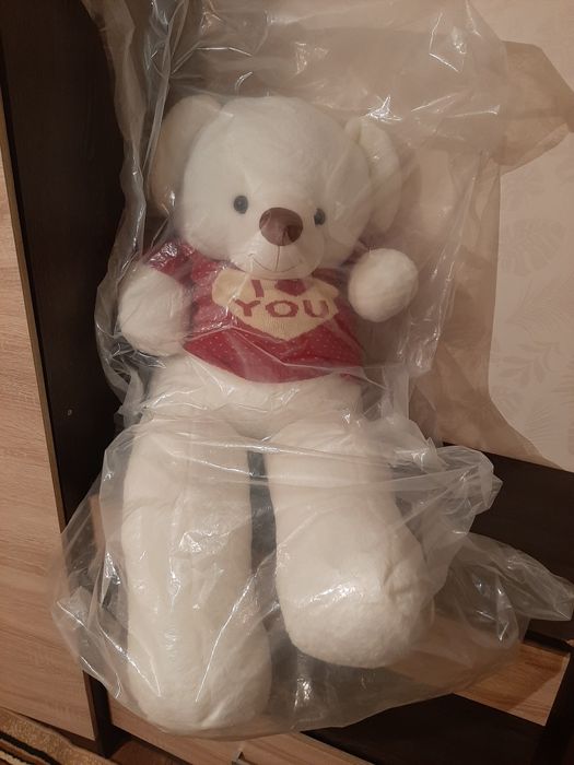 Продам белого медведя