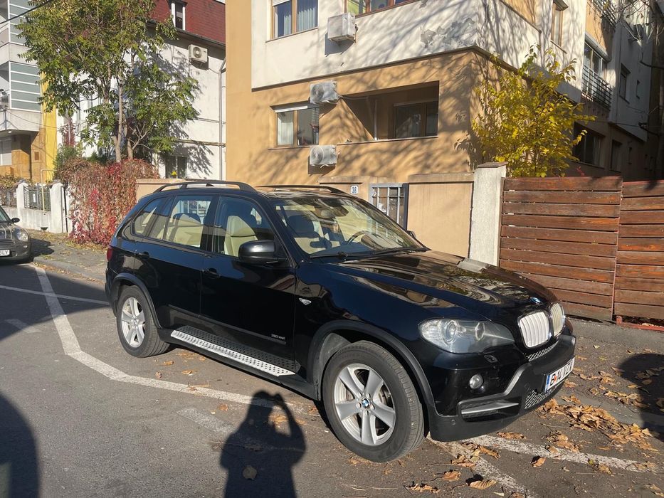 BMW X5 3.0sd Bi-Turbo 286CP 2008 Unic Proprietar 201.220 km AWD Pachet Sport Adaptive Drive Trapa panoramica Piele Preț 11400 $ negociabil. Sună acum!