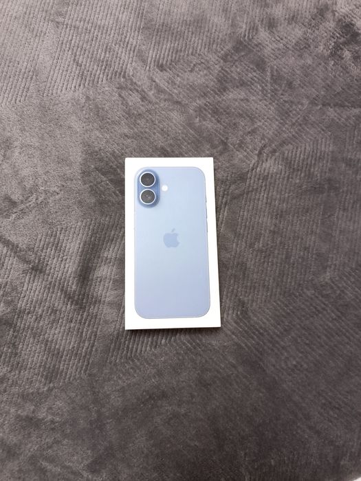 Vând iPhone 17 nou