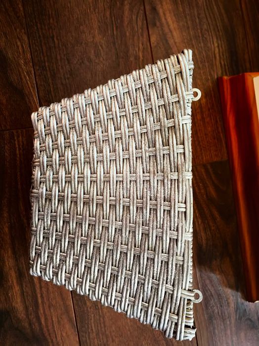 Саксия за стена, кашпа кошница за окачване