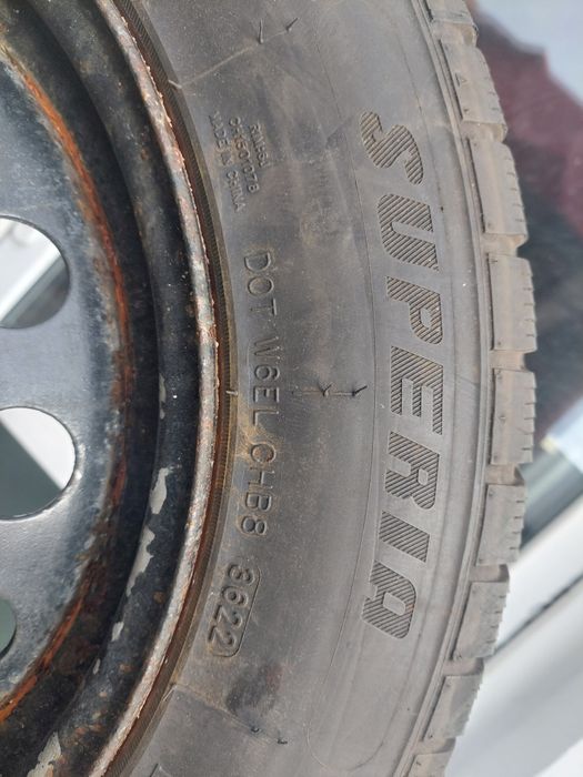 Vând un set de cauciucuri de iarna,195/65/16 C,pentru Vito.1350 lei